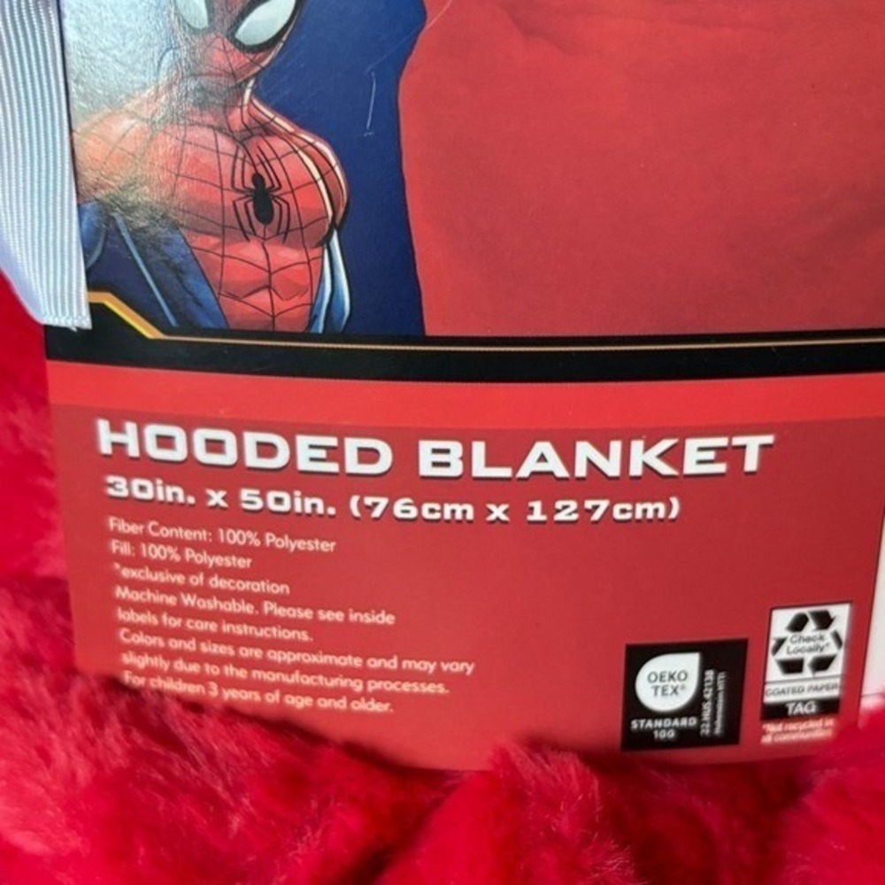 Marvel Kids Spider-Man Red Plush  Hooded Throw Blanket 30in x 50in NWT - Picture 5 of 8